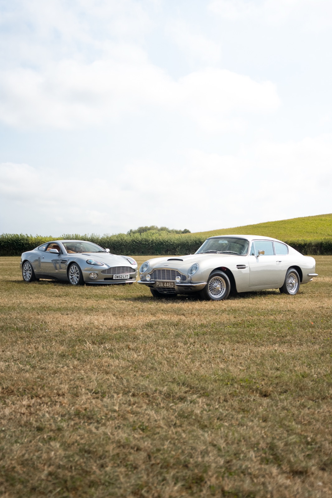 Supercar vs Classic — open-field automotive photography, photo 5