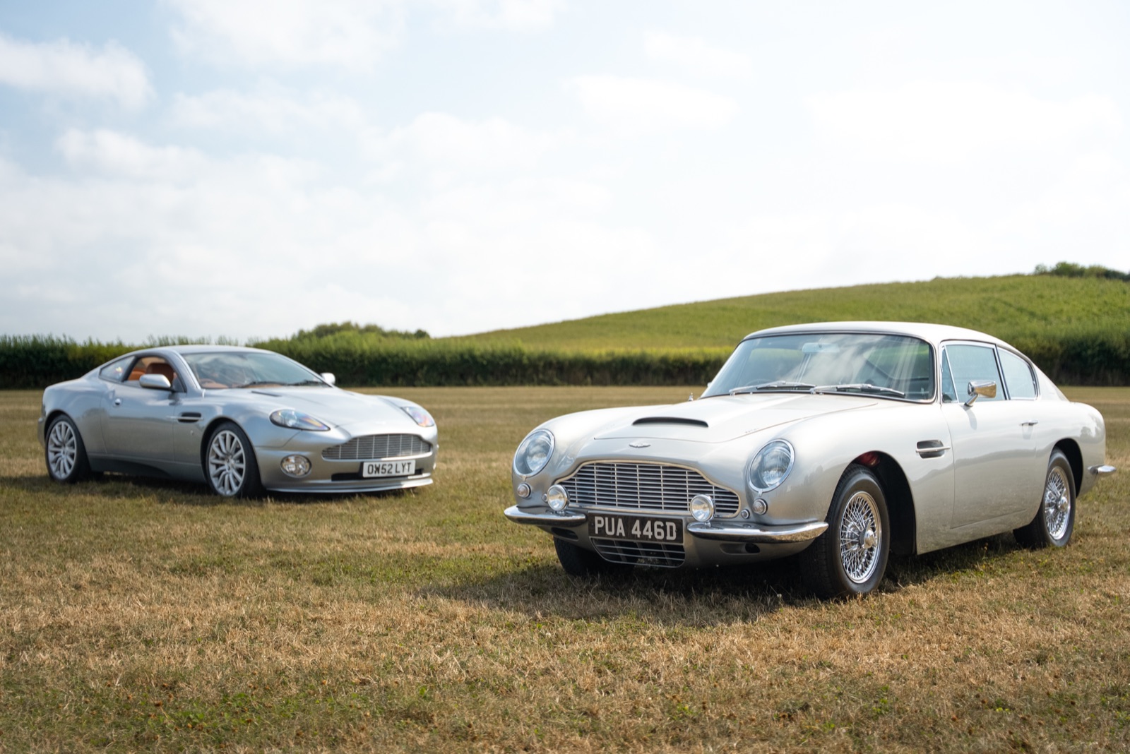 Supercar vs Classic — open-field automotive photography, photo 6