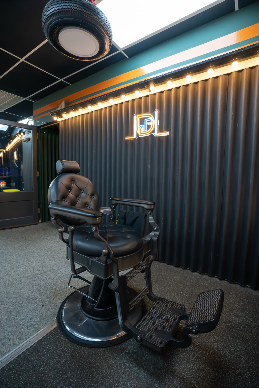 Dahan's Barbershop — cuts and shop atmosphere, photo 2