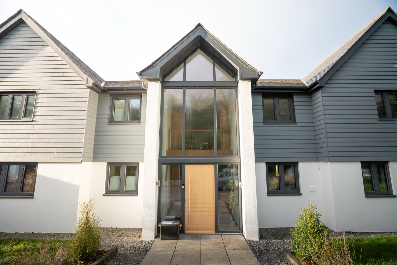 Luxury residence — interior and exterior property photography, photo 9