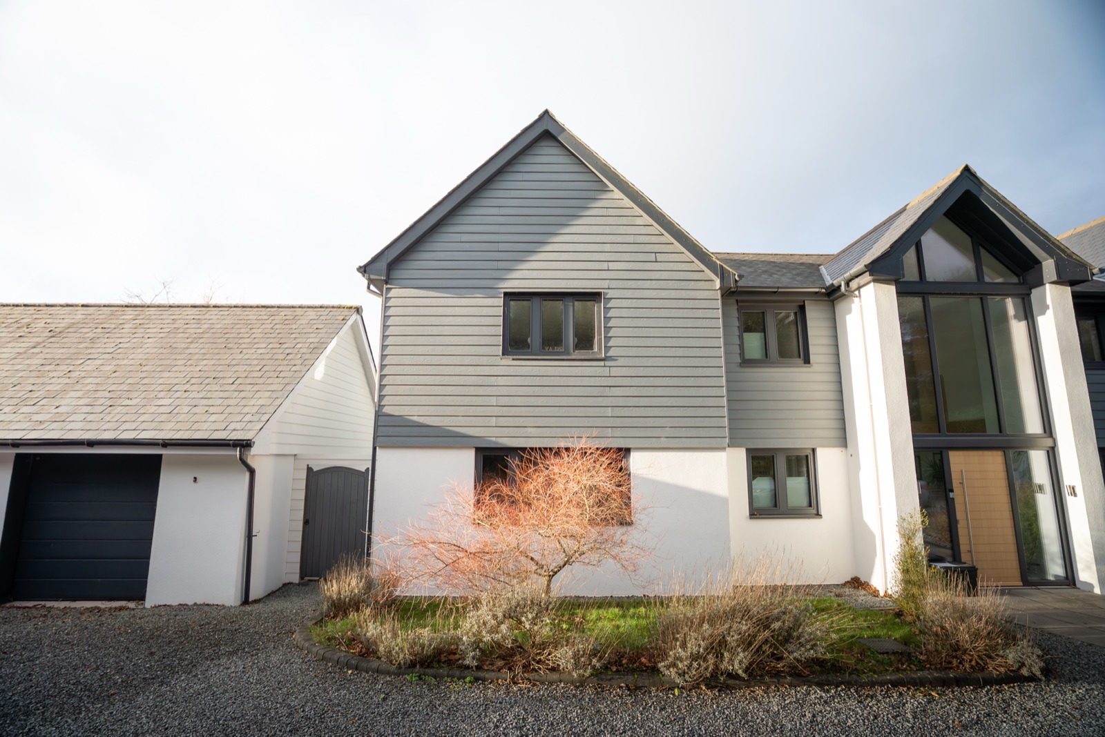Luxury residence — interior and exterior property photography, photo 10