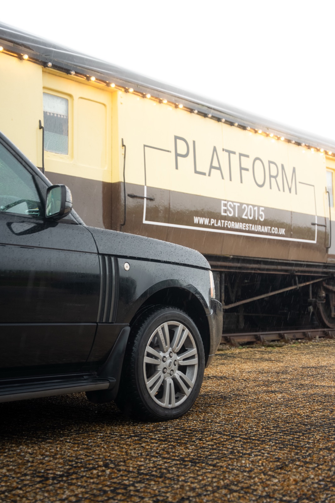 Black Range Rover P322 — Victri automotive photography, photo 2