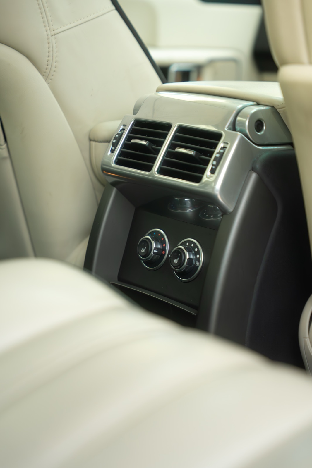 Black Range Rover P322 — Victri automotive photography, photo 7