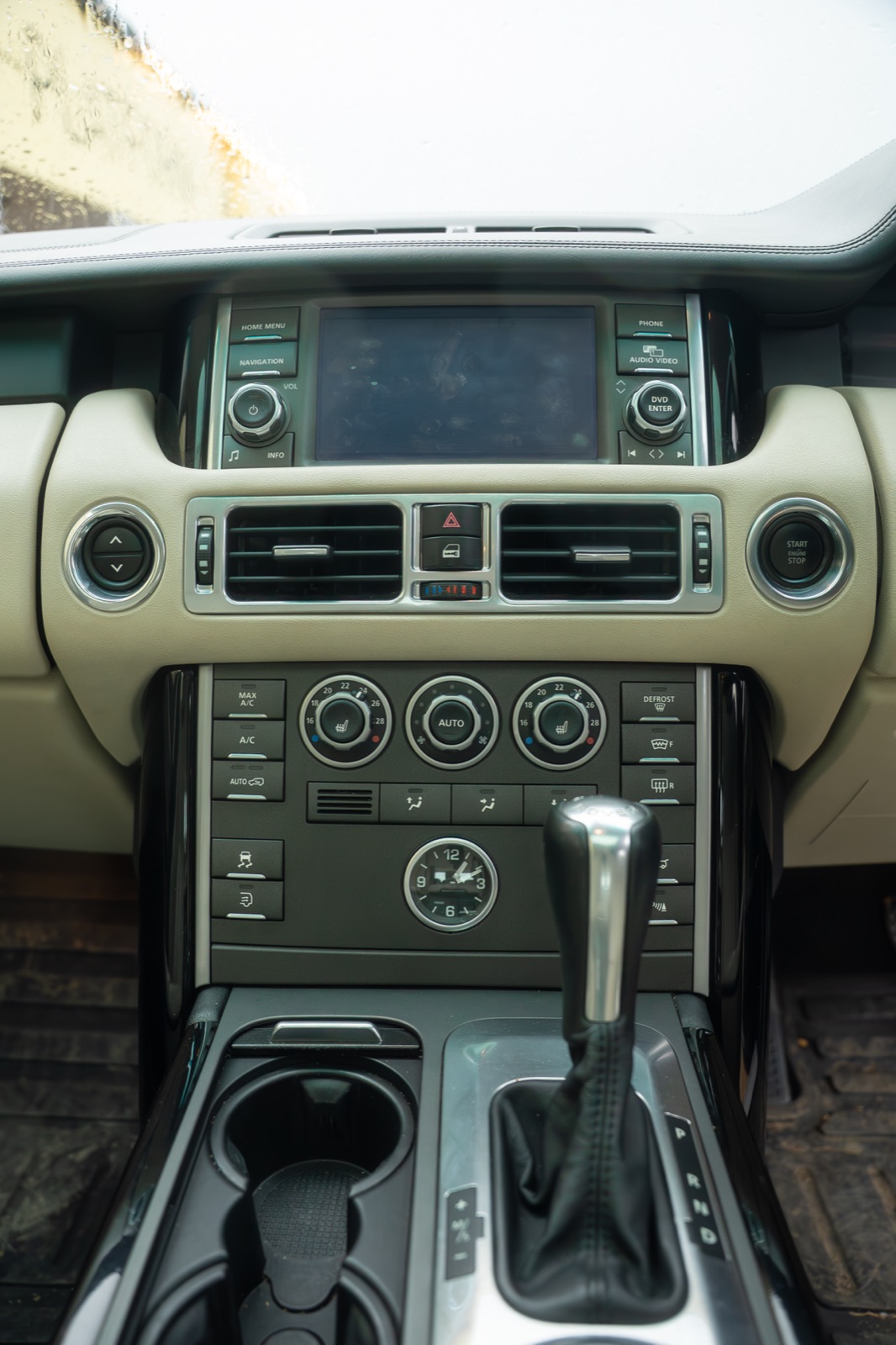 Black Range Rover P322 — Victri automotive photography, photo 9