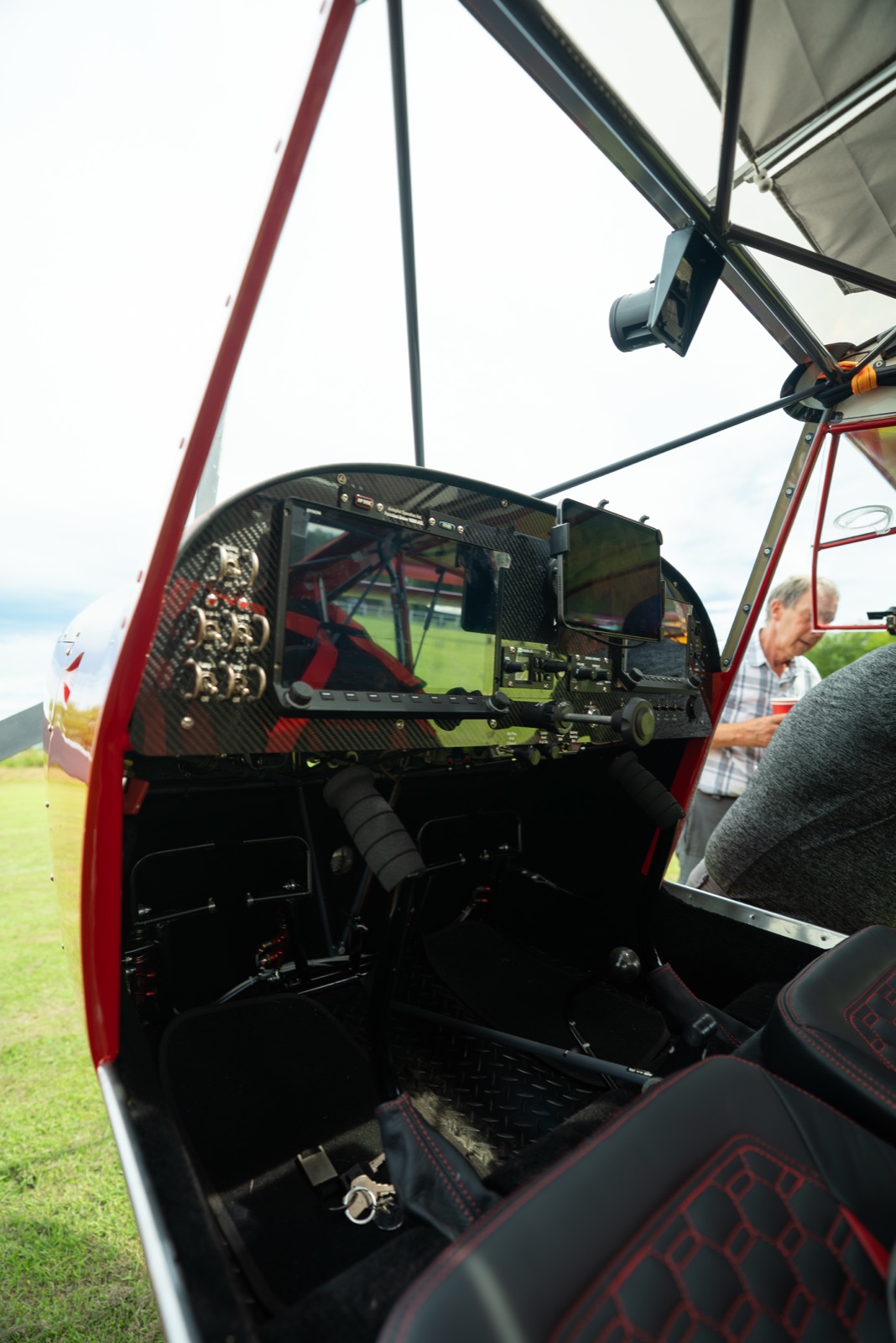 Wings x Wheels — aircraft and cars at the event, photo 7