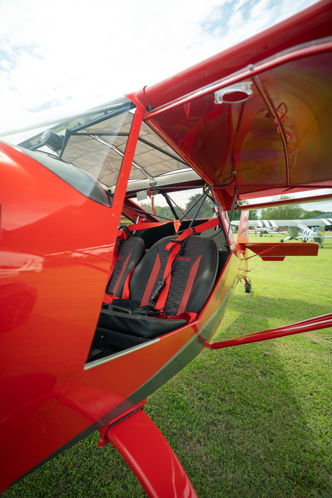 Wings x Wheels — aircraft and cars at the event, photo 8