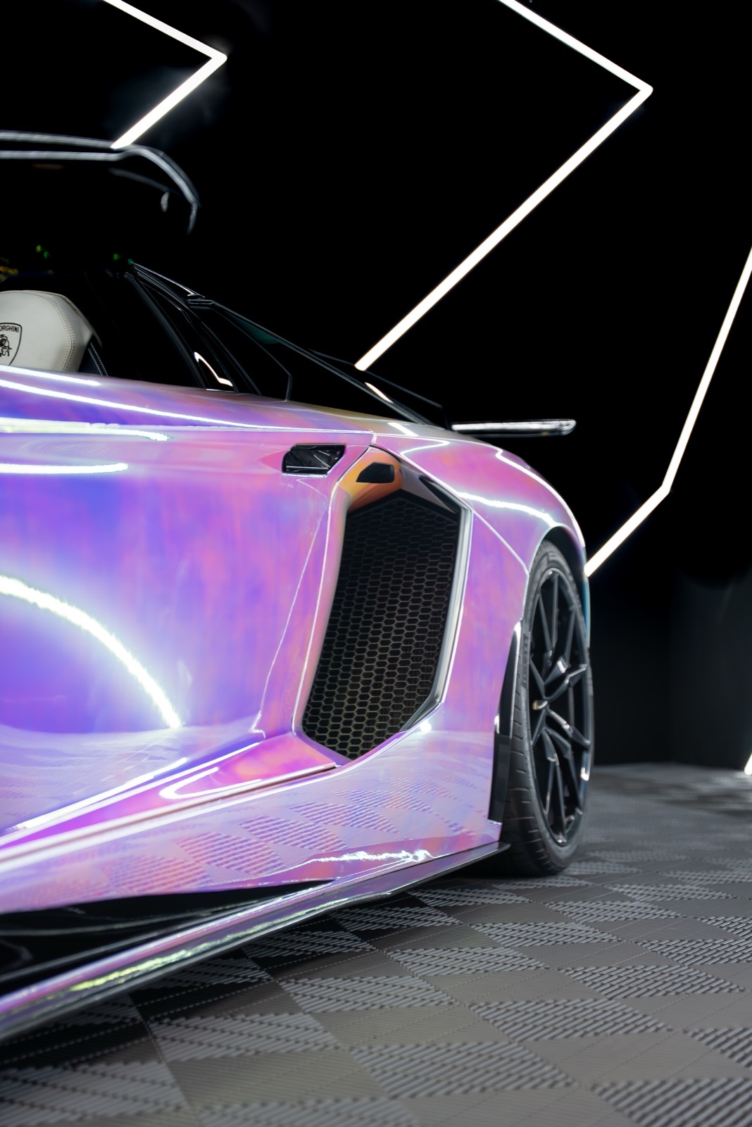 Mystic chrome Lamborghini Aventador